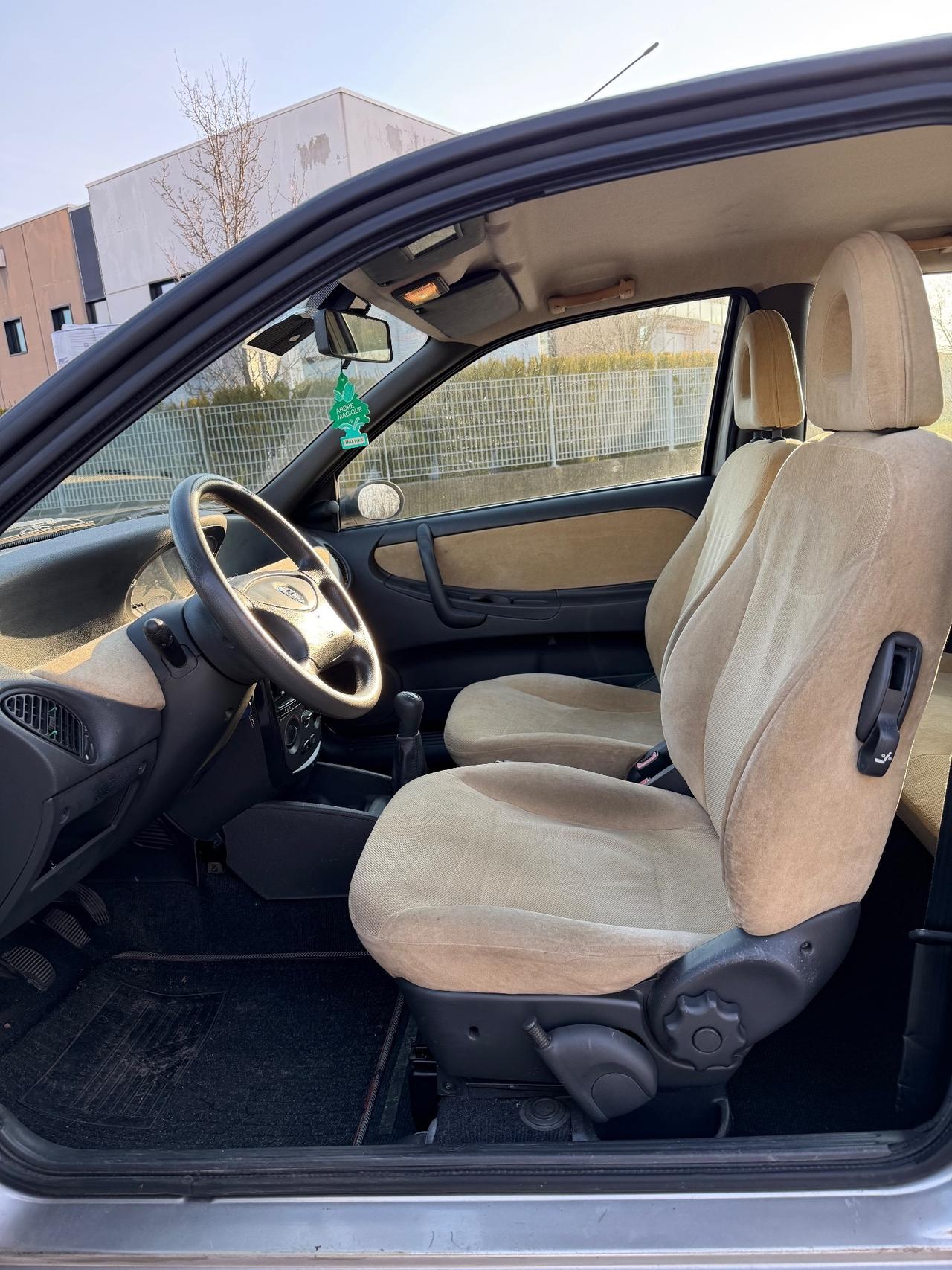 Lancia Y 1.4i 12V cat LS