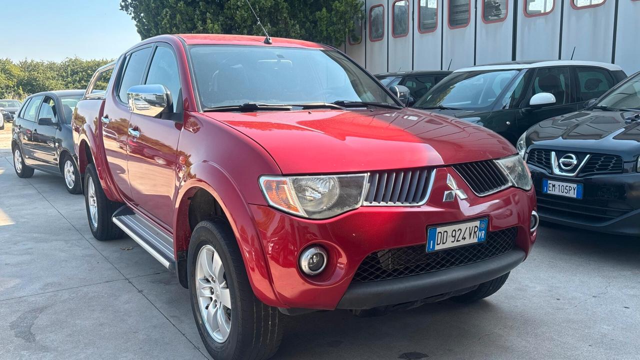 Mitsubishi L200 2.5 DI-D/136CV cambio automatico 4post