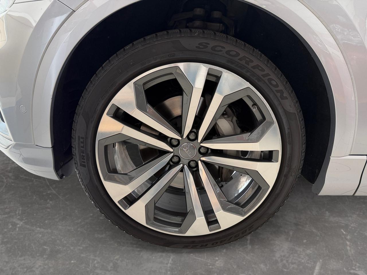 Audi Q8 55 3.0 TFSI MHEV Sport S-LINE Quattro Tiptronic"FARI MATRIX"