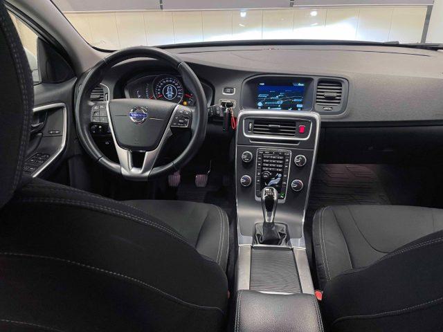 VOLVO V60 2.0 D2 MOMENTUM