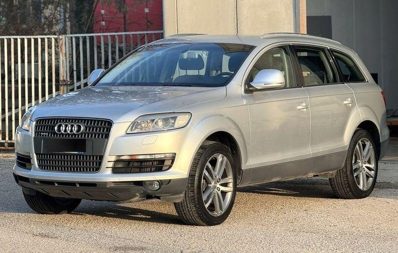 Audi Q7 Q7 3.0 V6 TDI 233CV quattro tiptronic ** 7 POSTI ** ** OFFERTA RISERVATA SOLO PER OPERATORI DEL SET