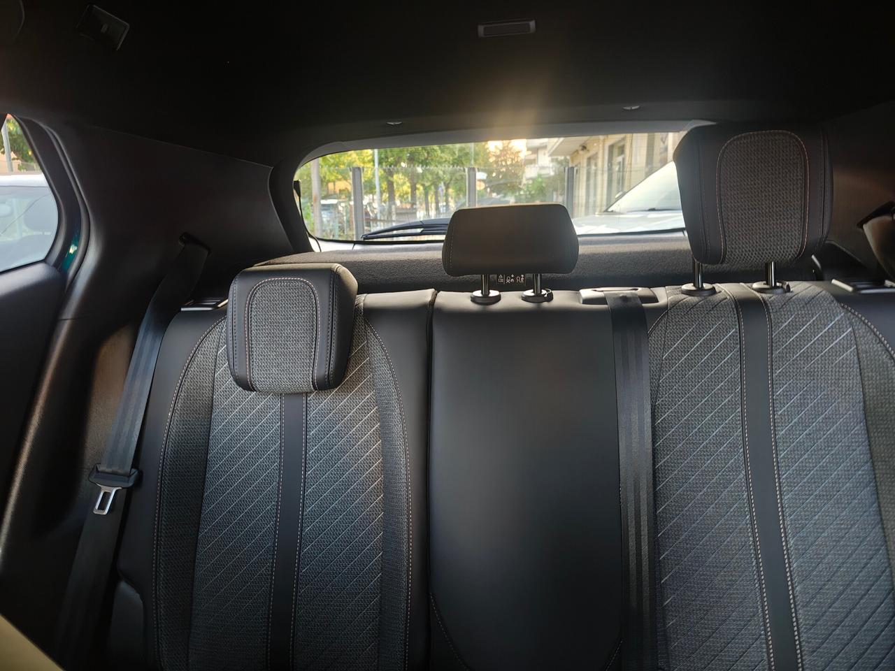 Peugeot 2008 PureTech 130 S&S EAT8 Allure