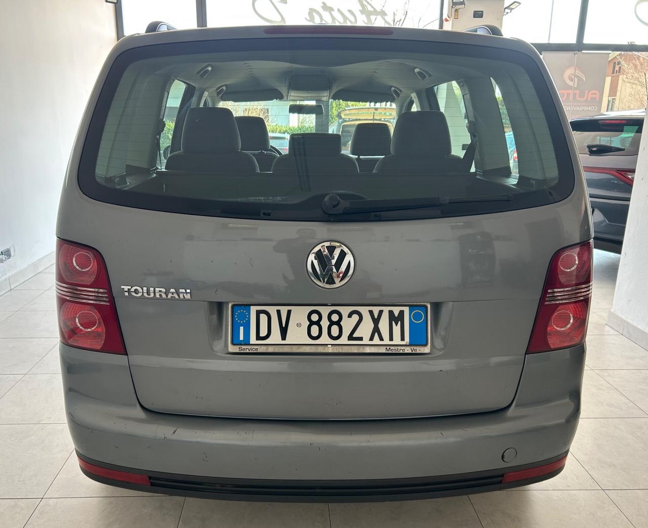 Volkswagen Touran 1.6 GPL 75 kw con gancio traino