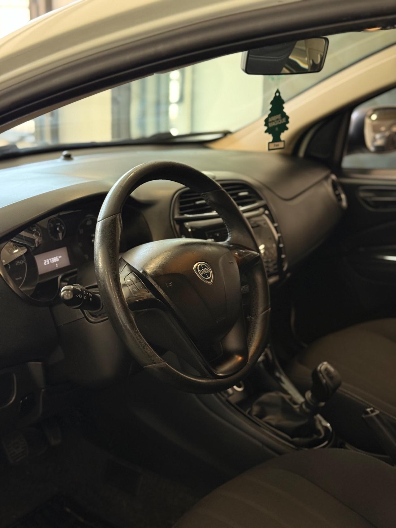 Lancia Delta 1.6 MJT DPF Silver