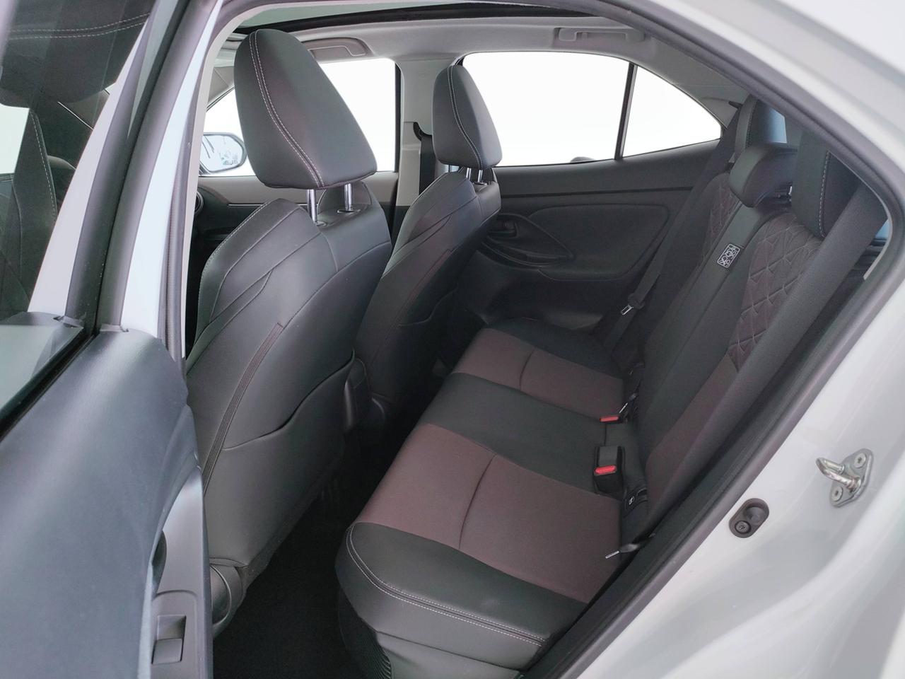 TOYOTA Yaris Cross - Yaris Cross 1.5h Lounge fwd 116cv e-cvt