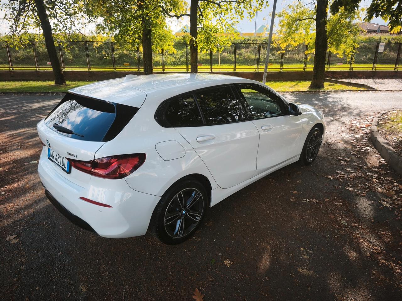 Bmw serie 1 116d 5p. Msport
