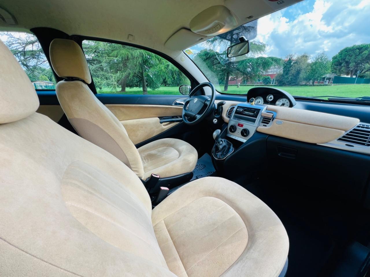 Lancia Ypsilon 1.2 Platino