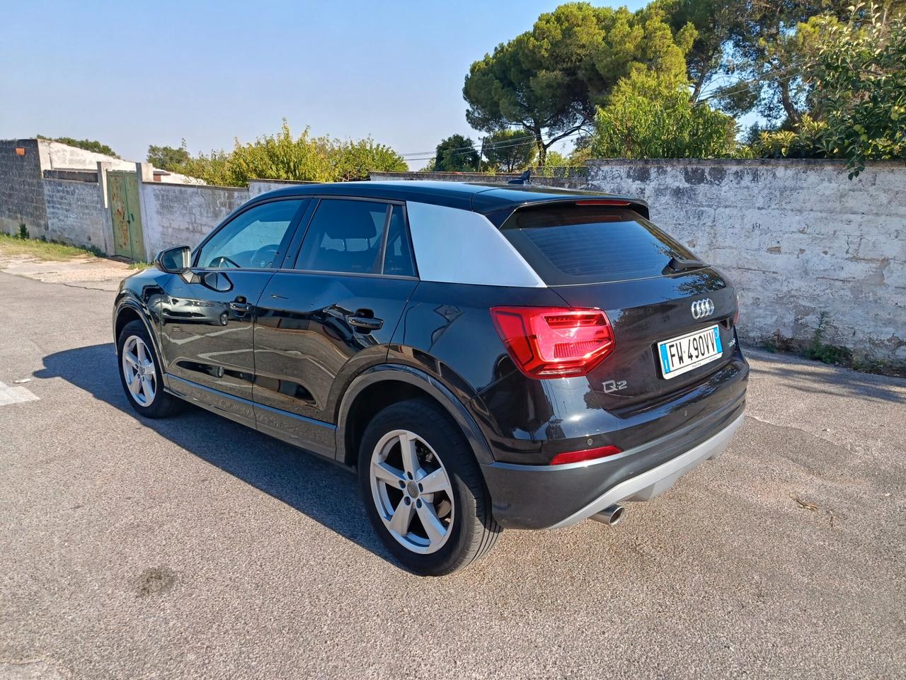 Audi Q2 30 TDI Business Design