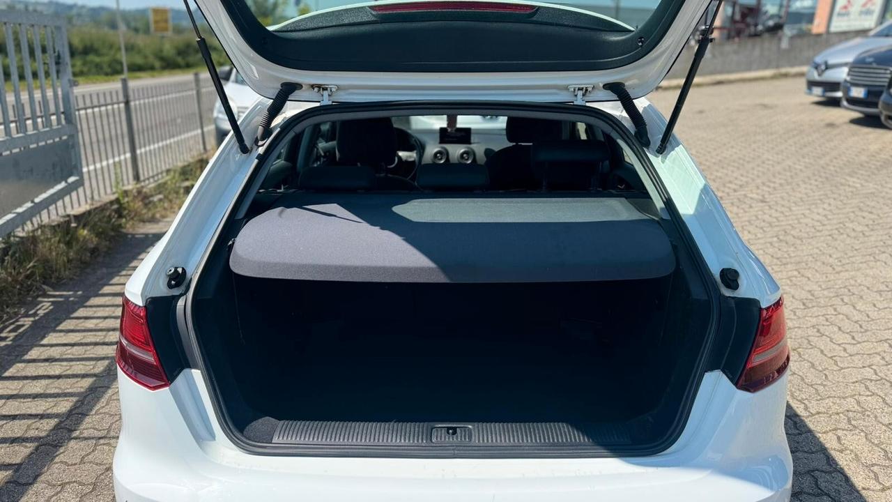 Audi A3 Sedan 1.6 D 30 TDI S tronic Admired 2019 NEOP