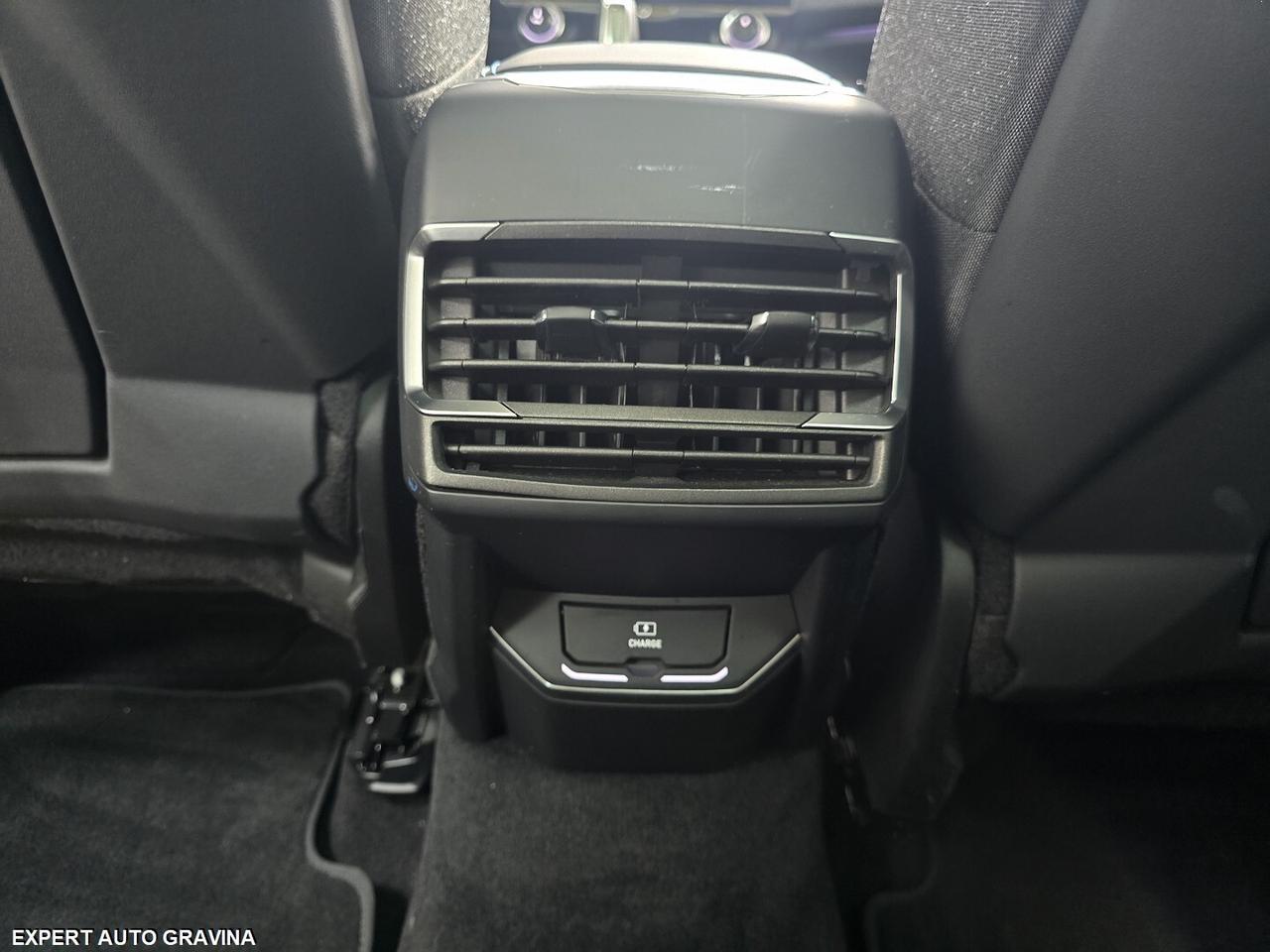 LYNK & CO 01 PLUG-IN **TOTAL BLACK**