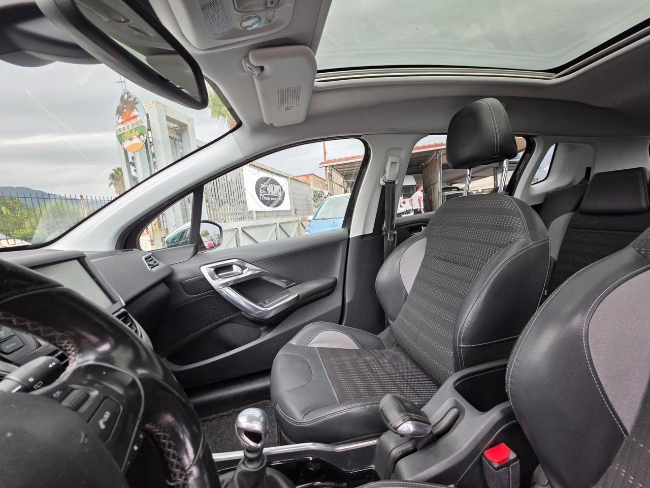 Peugeot 2008 1.6 e-HDi 115 CV Stop&Start Féline