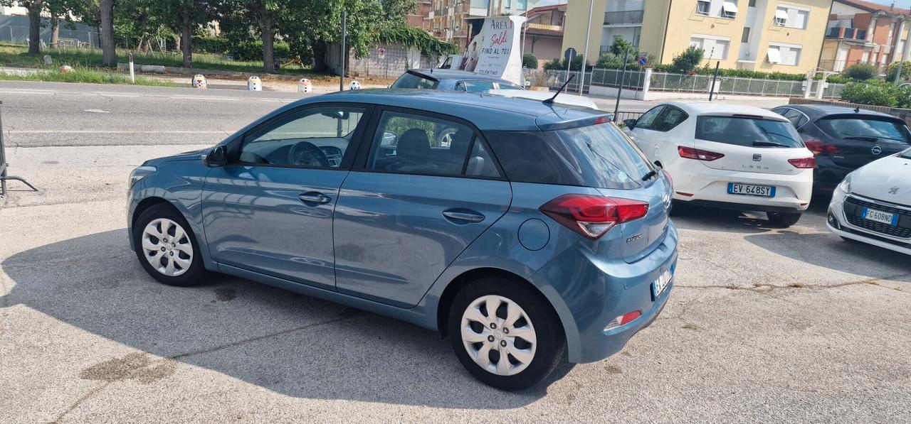 HYUNDAI I 20