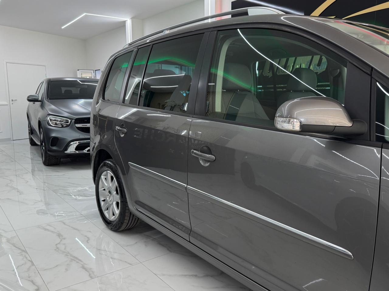 Volkswagen Touran 2.0 F DSG Highline