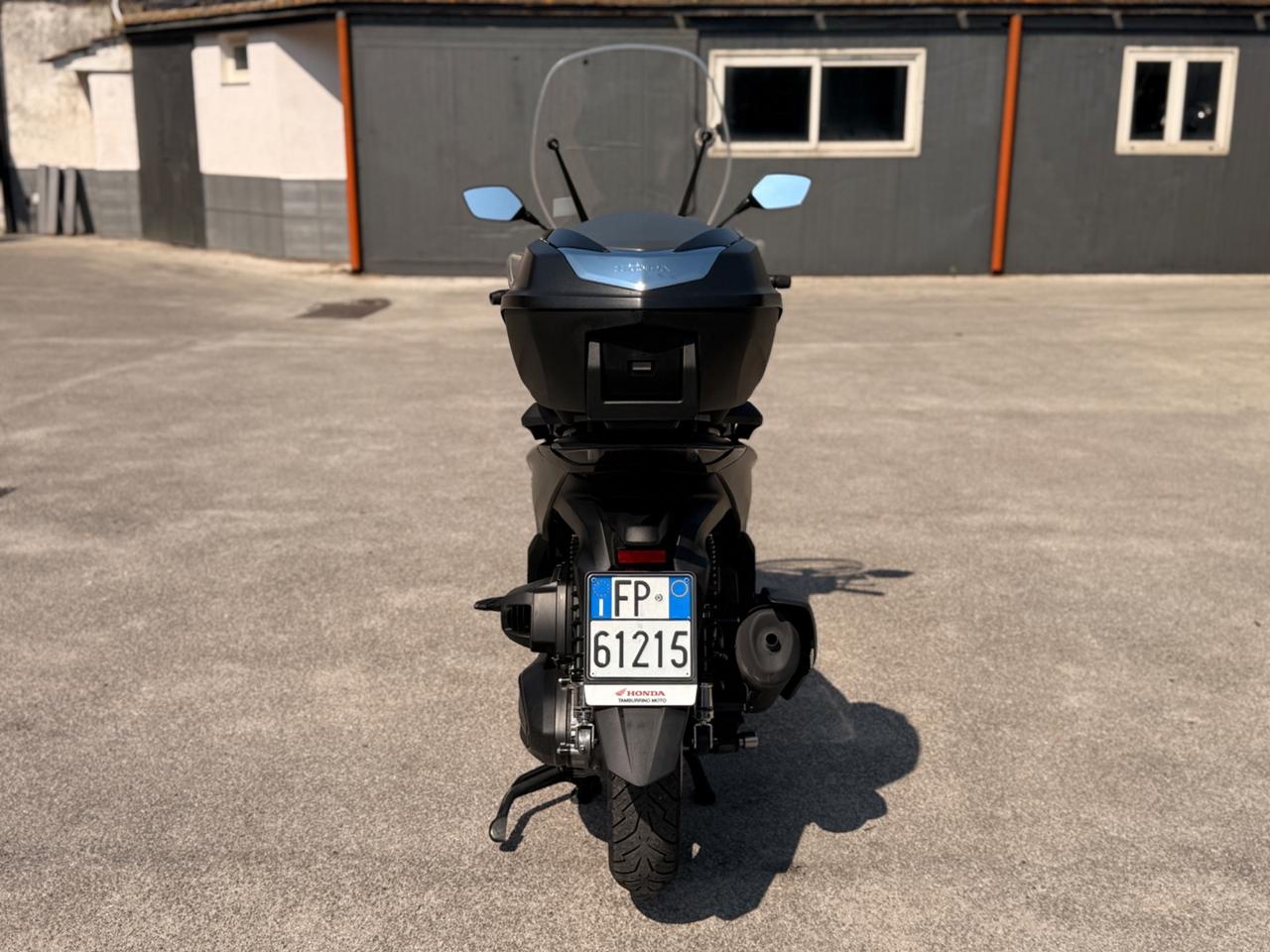 Honda SH 350 Sport
