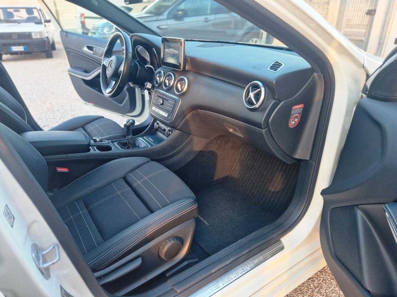 Mercedes-benz A 200 d Premium