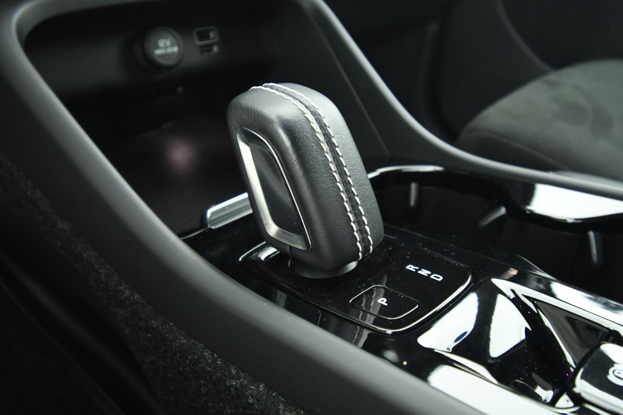 VOLVO XC40 1.5 t4 phev R-design auto my21 NEOPATENTATI+CAMERA