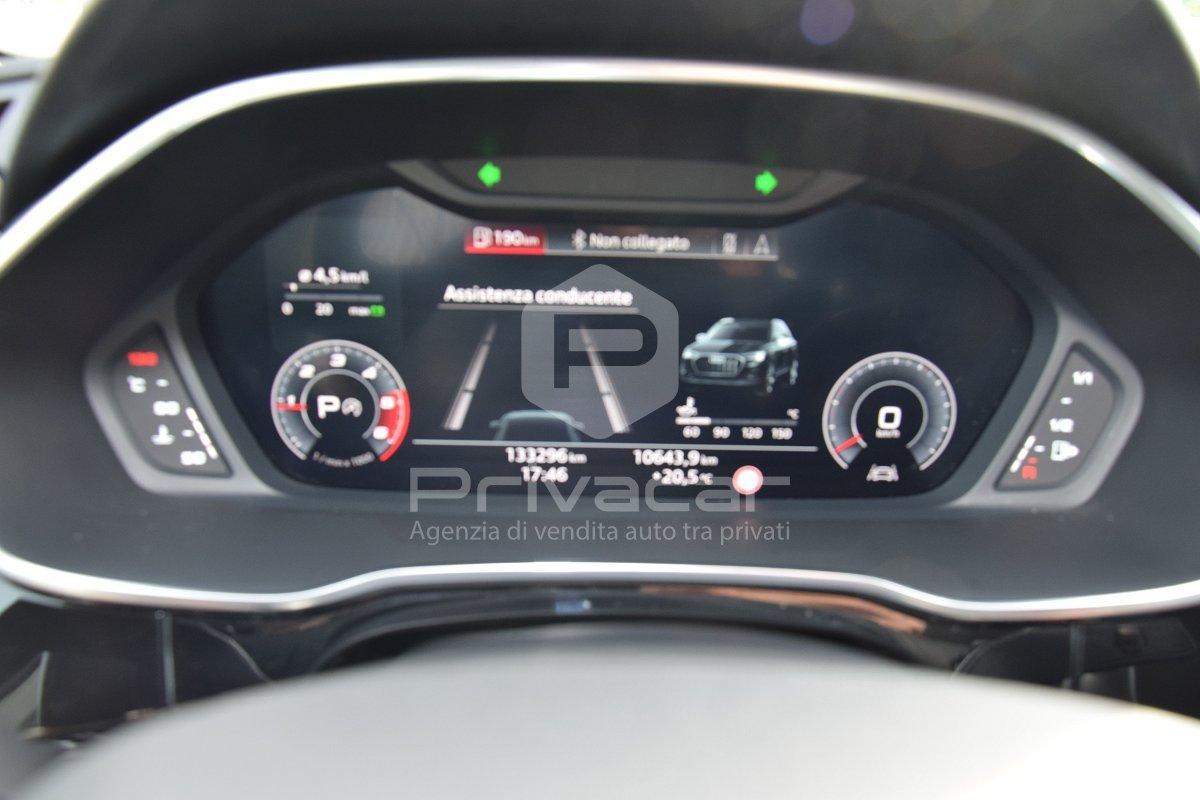 AUDI Q3 40 TDI quattro S tronic Business Advanced