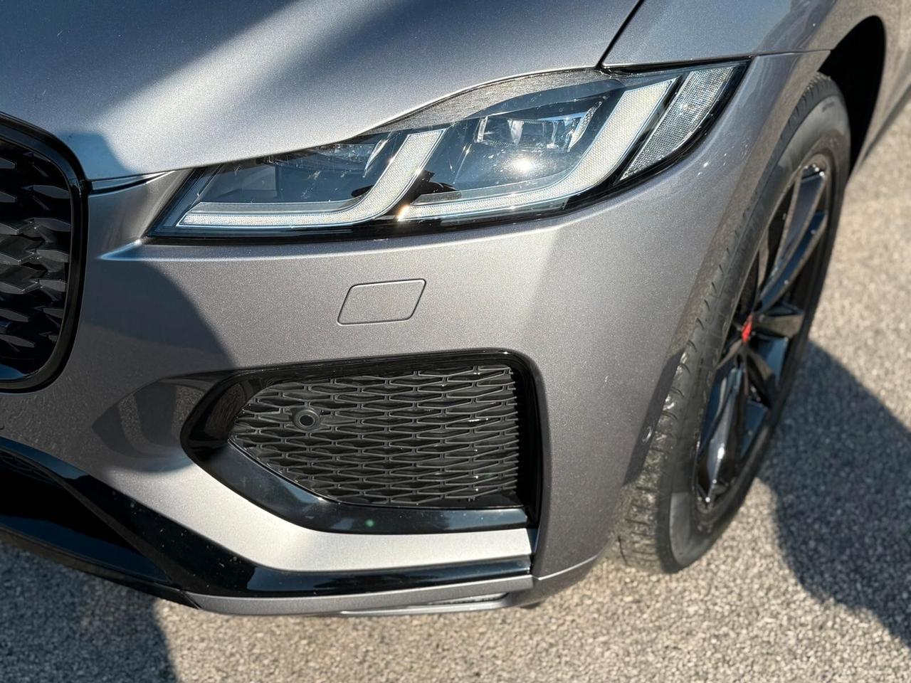 Jaguar F-Pace 2.0 D IBRIDA/DIESEL R-DYN FULL AFFARE