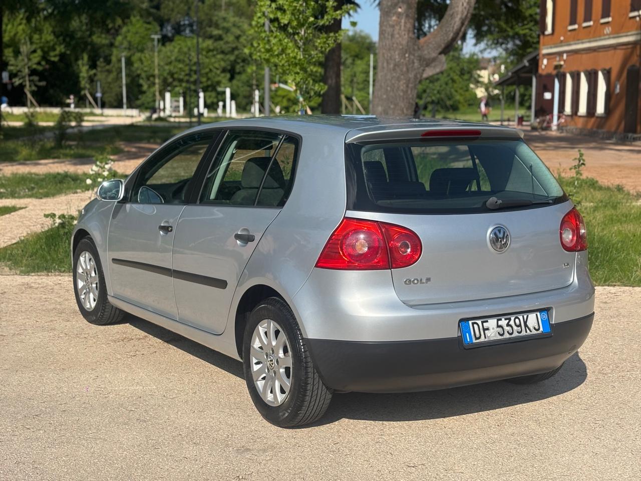 Volkswagen Golf 1.6 16V FSI 5p. Comfortline