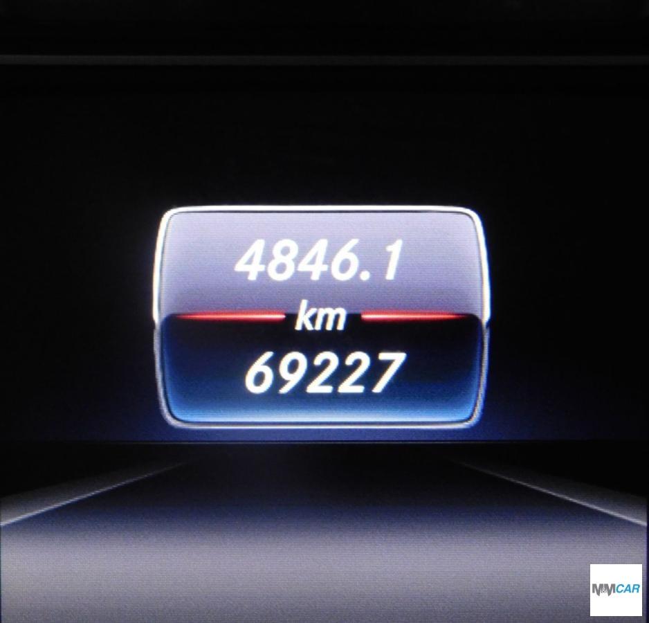 MERCEDES - Classe B - B 200 d Business