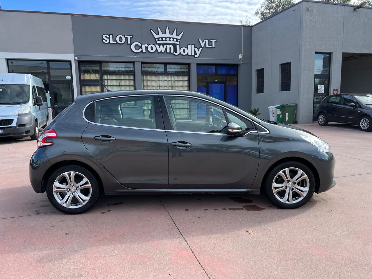 Peugeot 208 1.4 HDi 68 CV 5 porte Allure