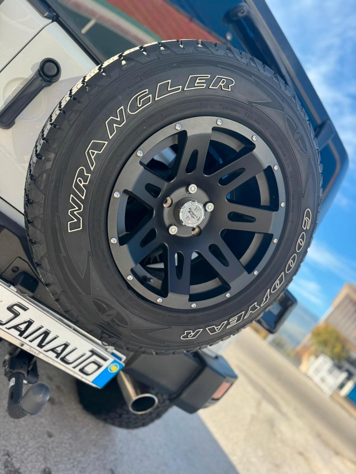 Jeep Wrangler 2.8 CRD 200 cv rialzato garanzia permute
