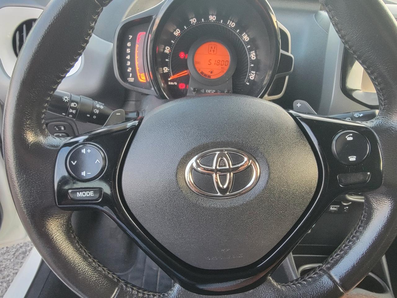 Toyota Aygo Connect x-play MMT 51 mila km! Garanzia