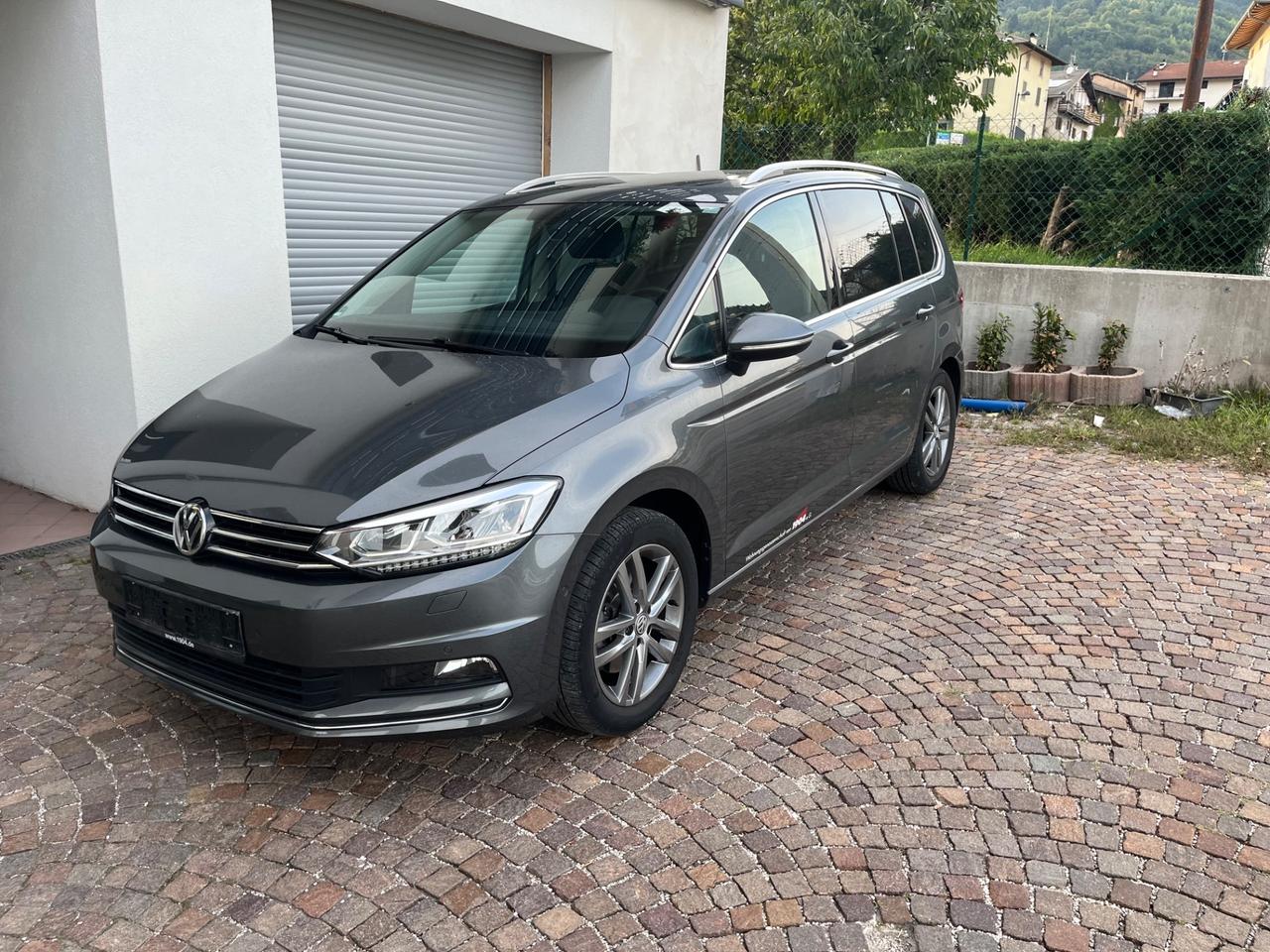 Volkswagen Touran 1.5 TSI EVO DSG Executive BlueMotion Technology