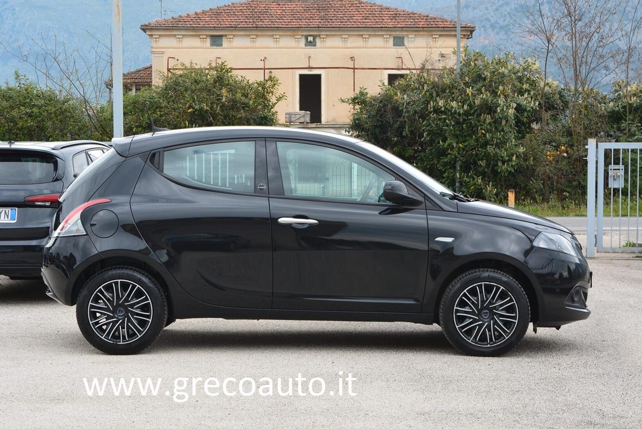 Lancia Ypsilon 1.0 FireFly 5 porte S&S Hybrid Ecochic Gold