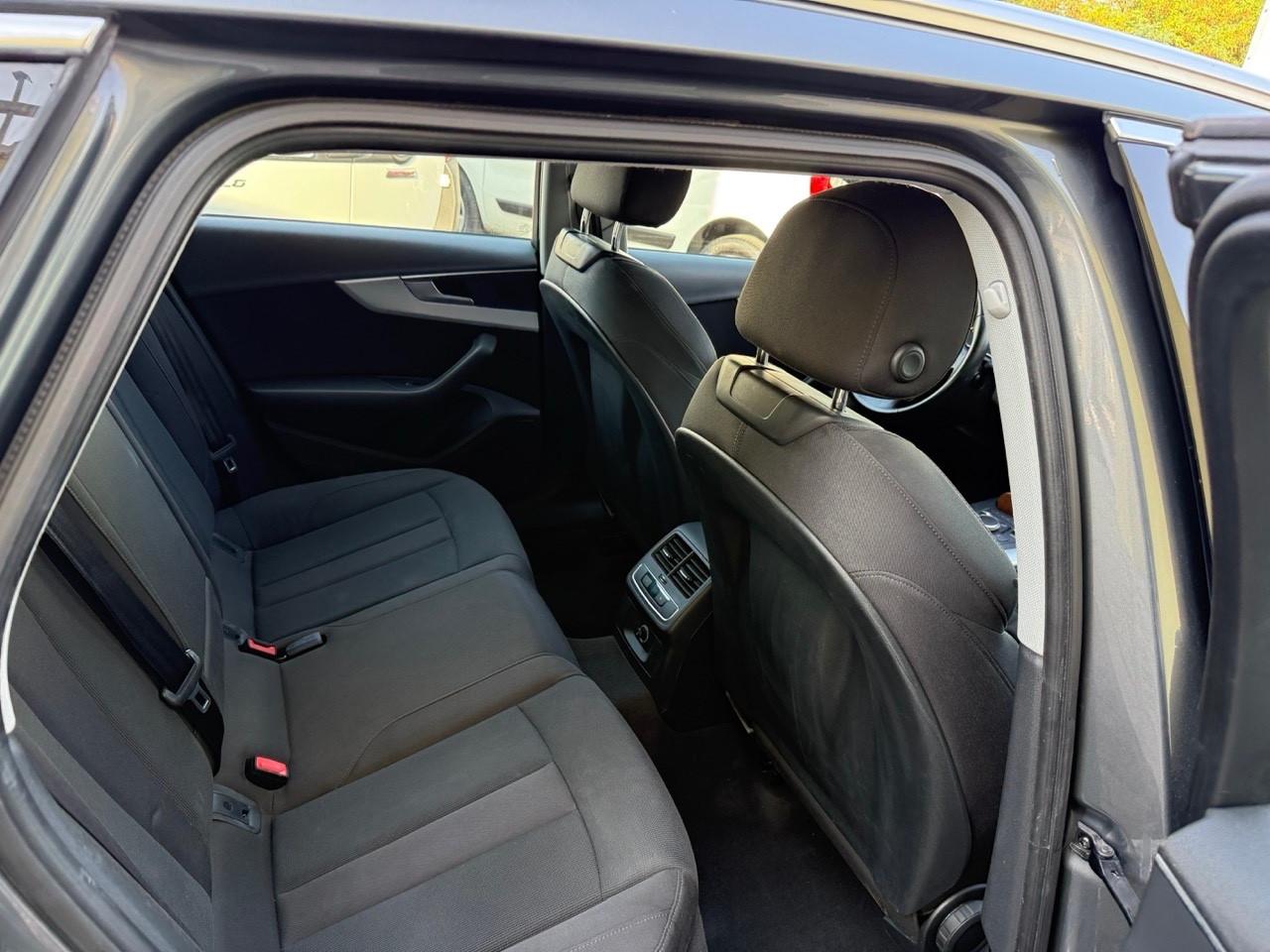 Audi A4 Avant 2.0 TDI 190 CV quattro S-LINE