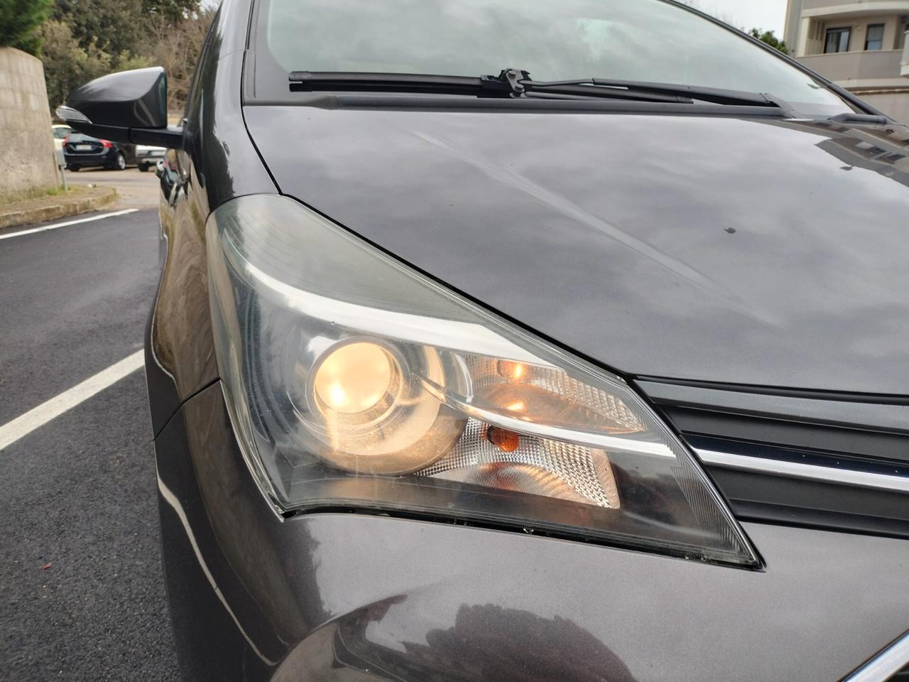 Toyota Yaris 1.0 5 porte Lounge benzina GPL