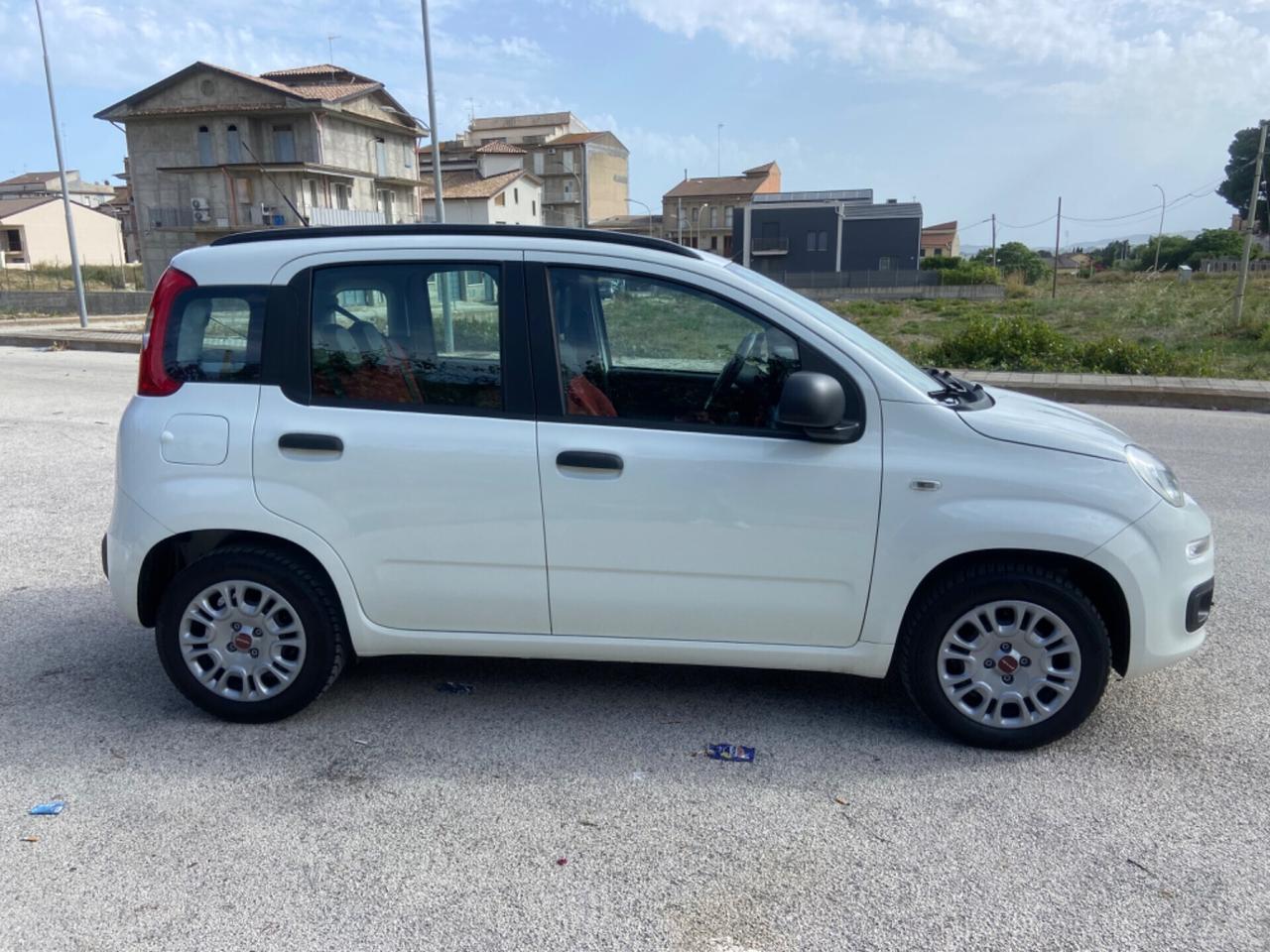 Fiat Panda 1.2 cv 70 longe 2017 posti 5