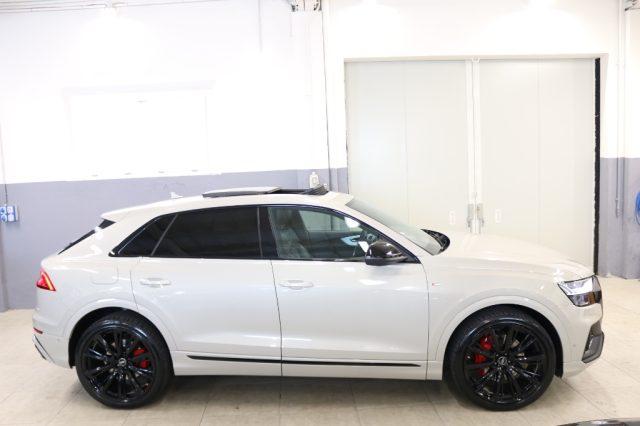 AUDI Q8 55 TFSI quattro tiptronic Sport