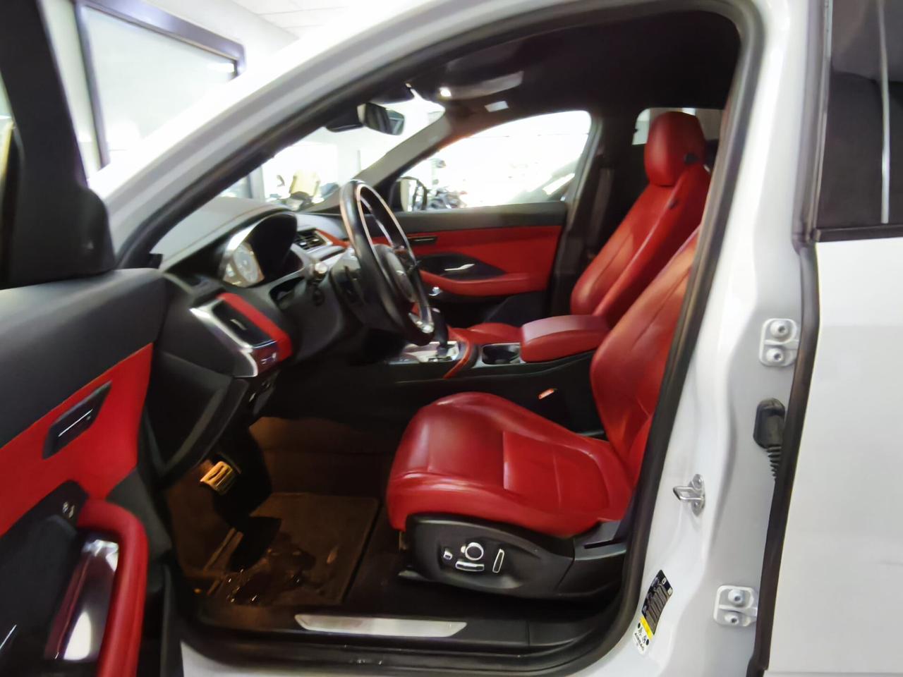 Jaguar E-Pace 2.0D 240 CV AWD aut. R-Dynamic HSE