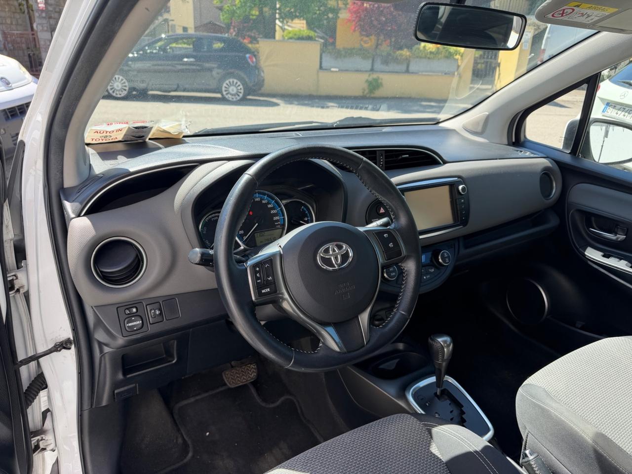 Toyota Yaris 1.5 Hybrid BASSI CONSUMI - CAMBIO AUTOM - NEOP.