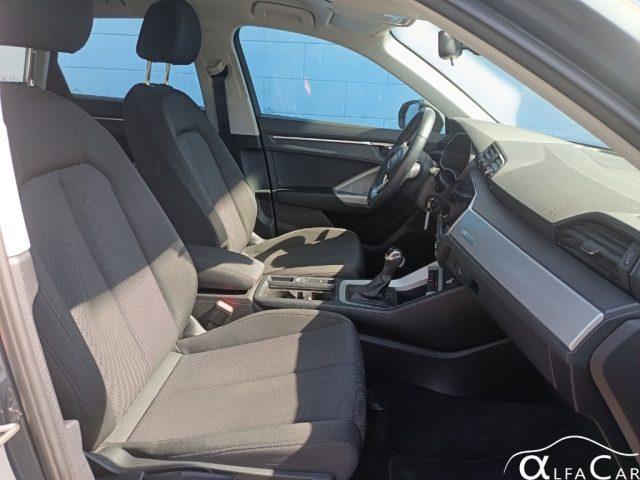 AUDI Q3 35 TFSI S tronic Business