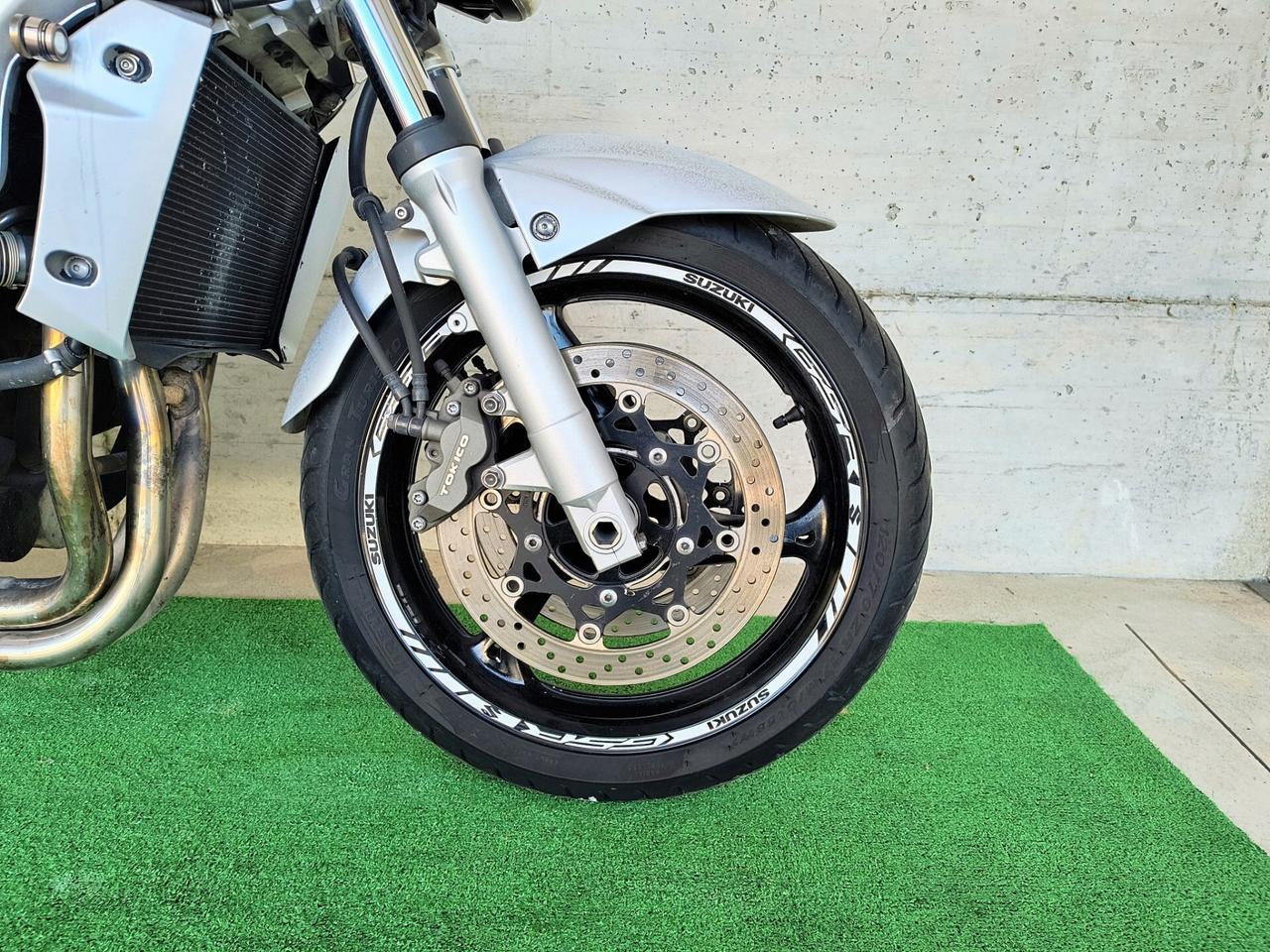 Suzuki GSR 600