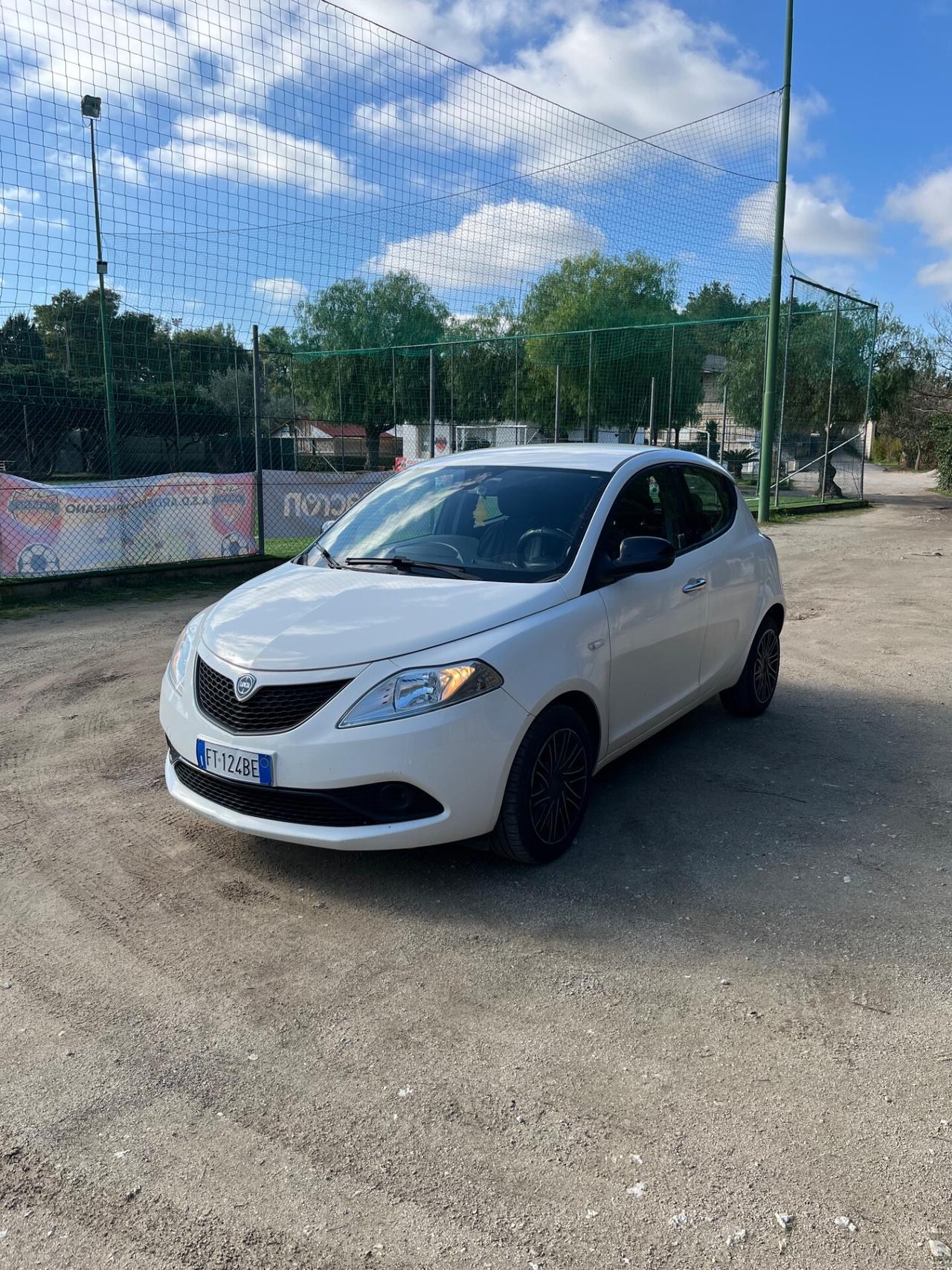 Lancia Ypsilon 1.2 Platinum 2018 UNI-PRO