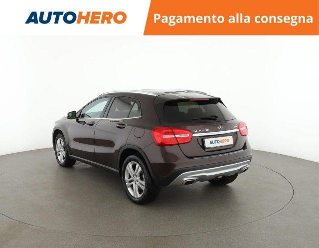 MERCEDES-BENZ GLA 200 d Automatic Sport