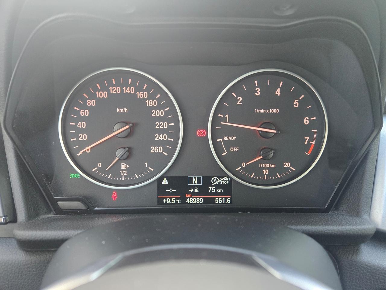 BMW 220i Active Tourer Advantage