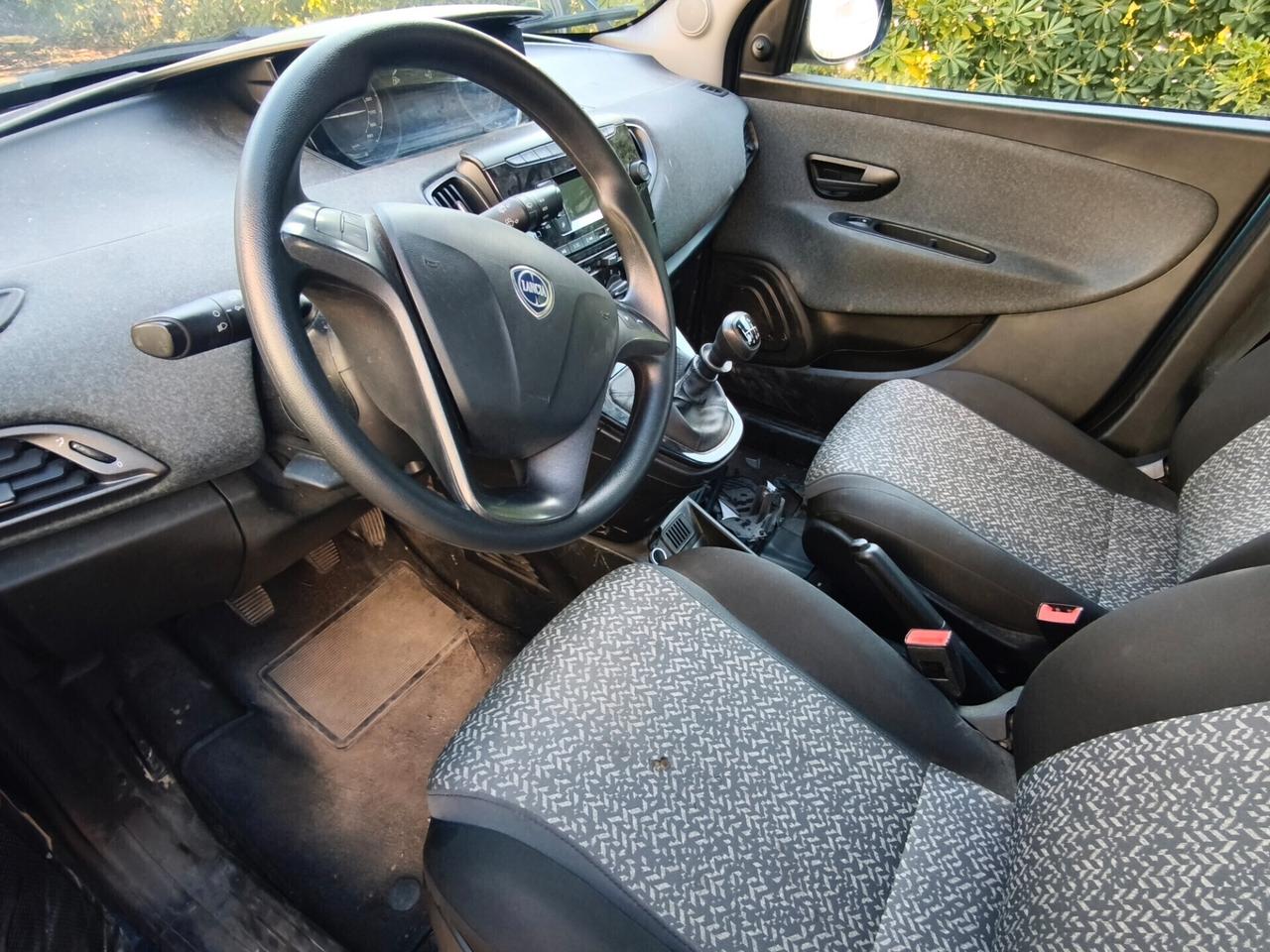 Lancia Ypsilon 1.0 Hybrid INCIDENTATA