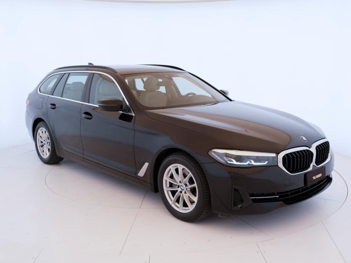 BMW 518d Touring mhev 48V auto