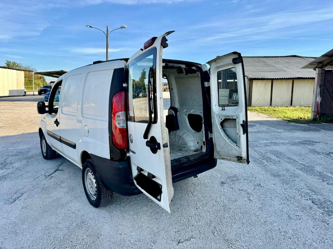Furgone Fiat Doblò cargo 1.9 MJT 105 CV neopatentati