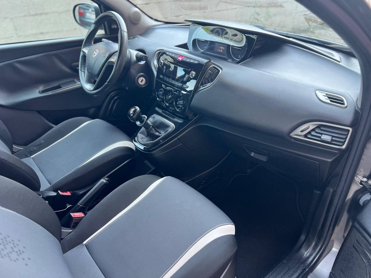 Lancia Ypsilon 1.2 GPL - Garanzia 12 Mesi