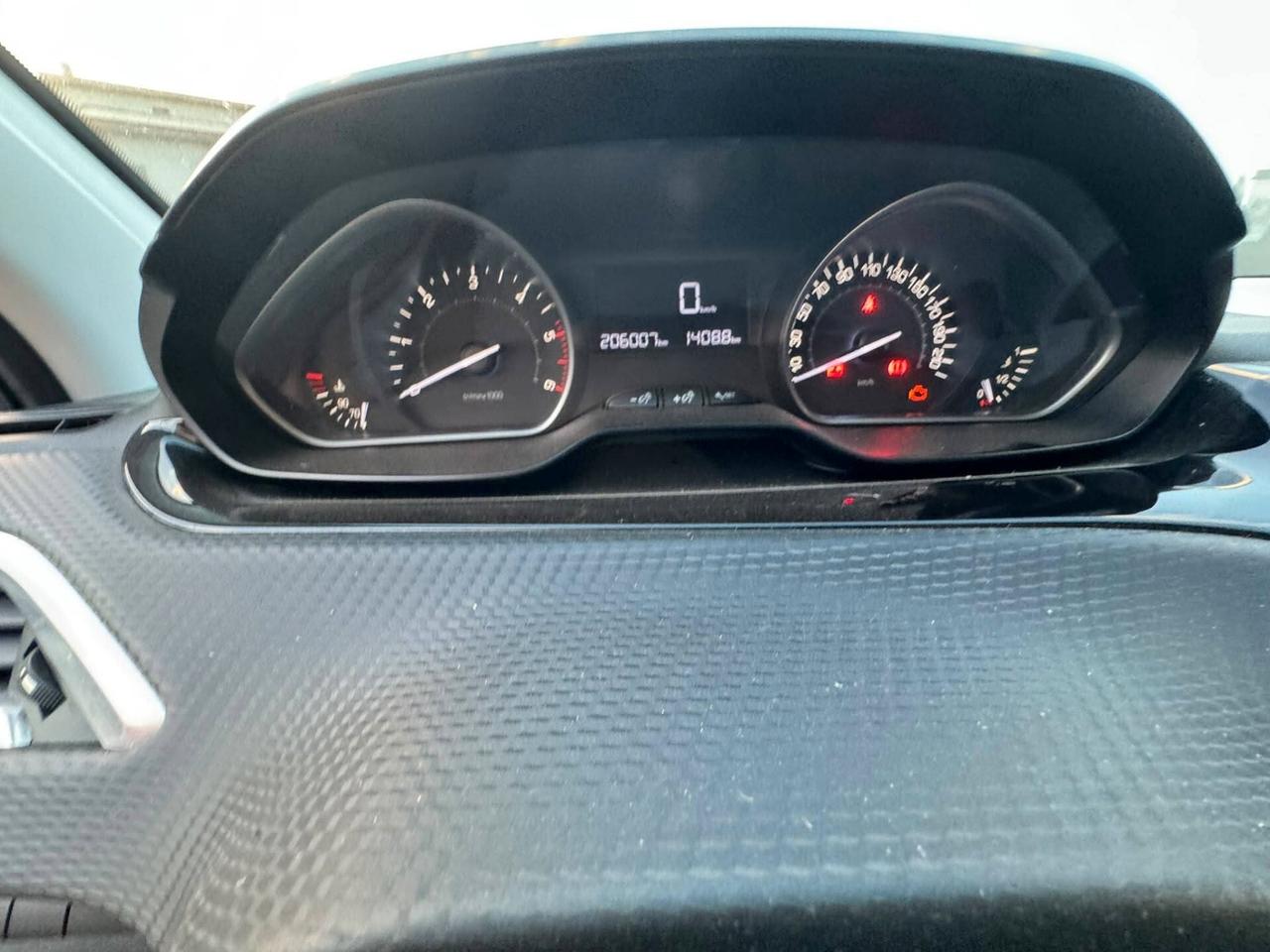 Peugeot 2008 BlueHDi 120 S&S Allure