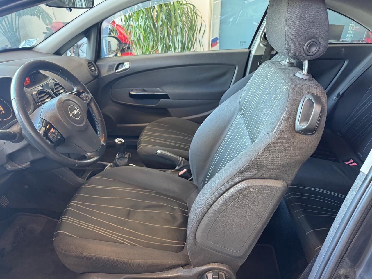 Opel Corsa 1.2 3 porte 123.000KM NEOPATENTATI