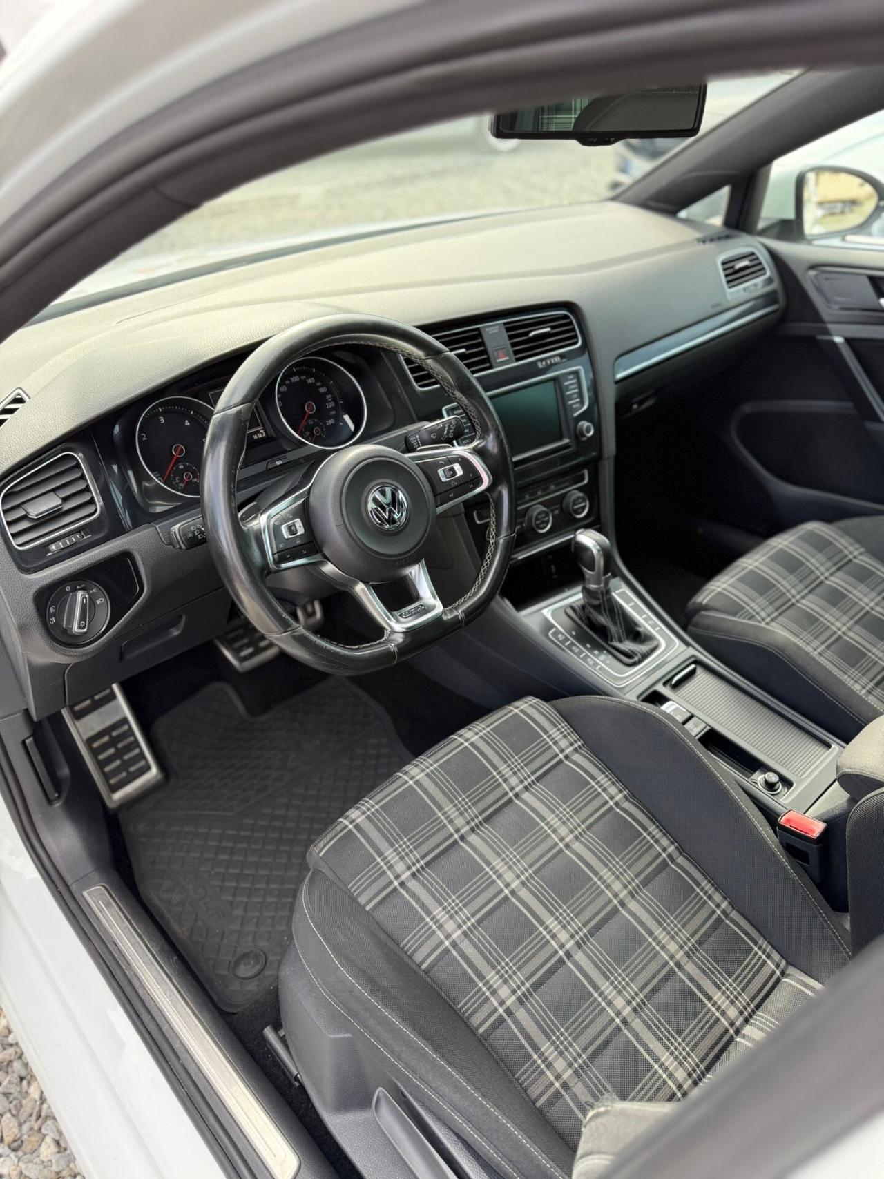 Volkswagen Golf GTD 2.0 TDI DSG 5p. BlueMotion Technology