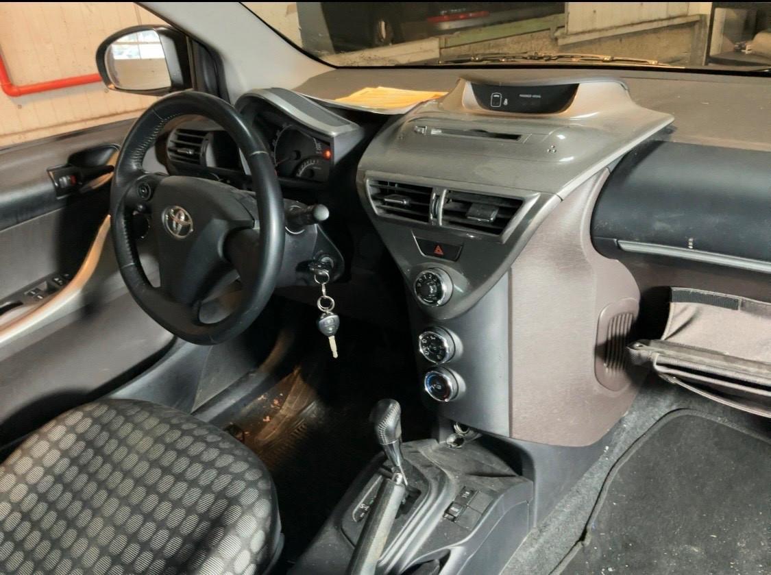 Toyota iQ 1.0 Sol