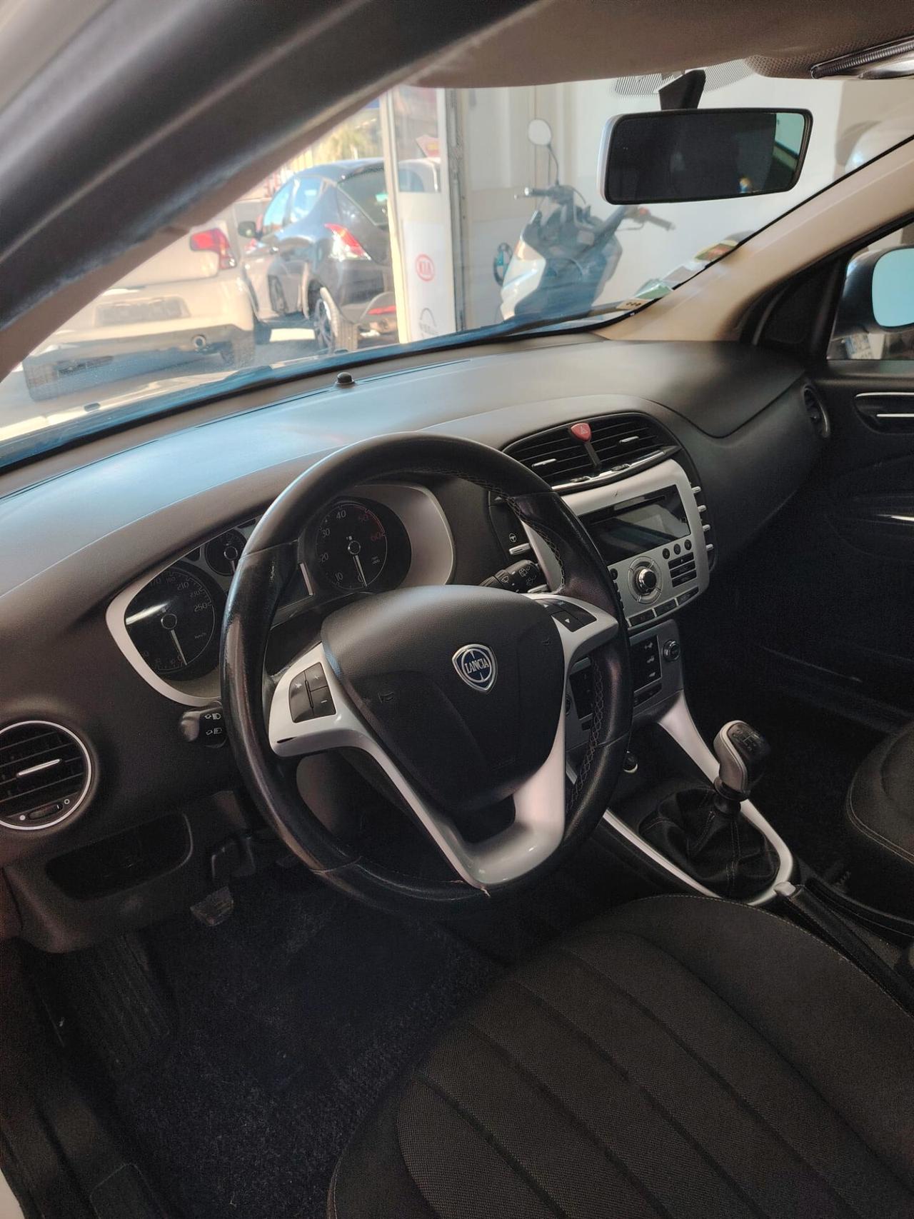 Lancia Delta 1.6 MJT DPF Silver 120 cv