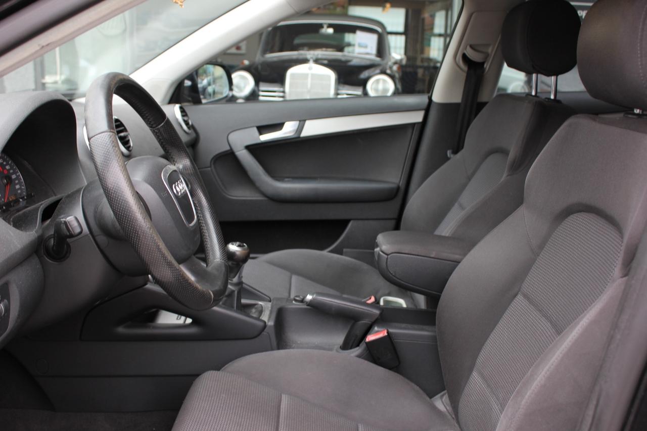 Audi A3 SPB 1.6 TDI 105 CV S-LINE